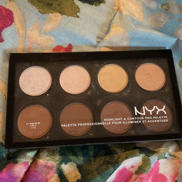 NYX highlight and contour palette! - Picture 2 of 3